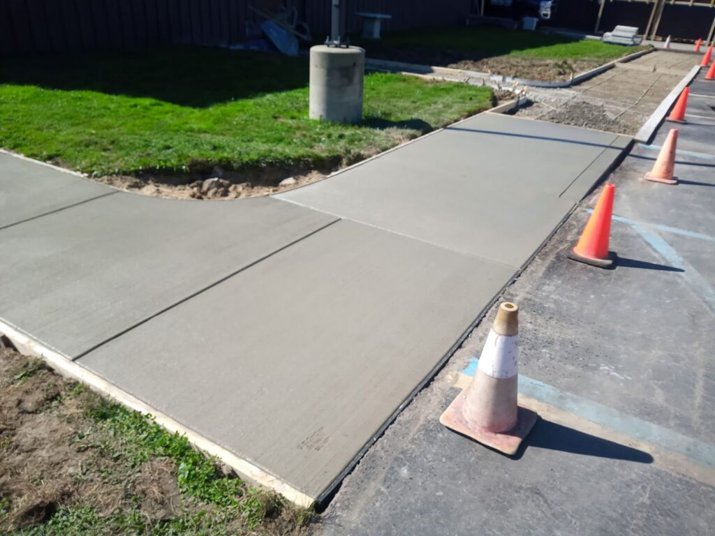 Commercial Sidewalk concrete flatwork 1